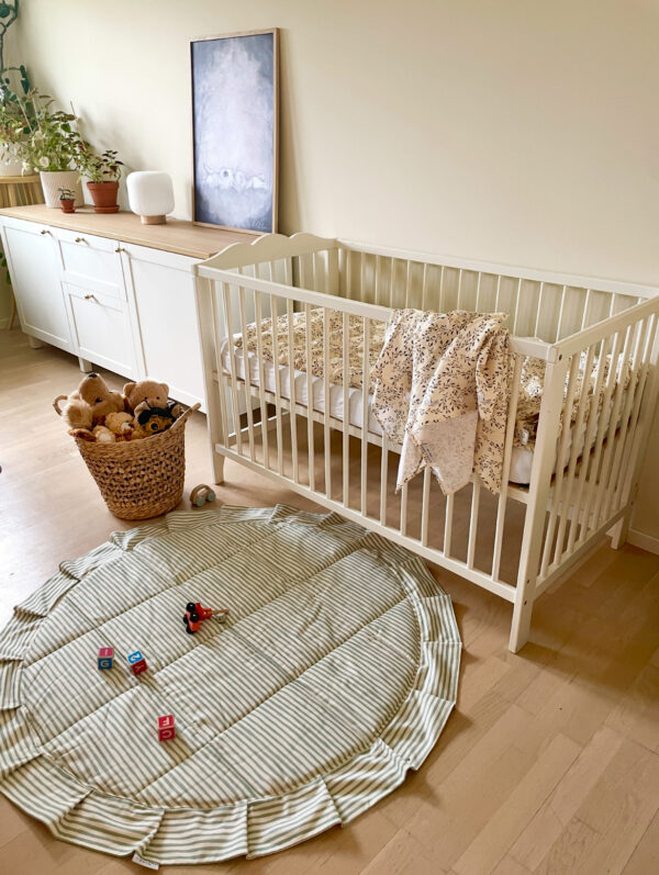 Barnfilt i mjukaste muslin och matchande täcke till spjälsäng